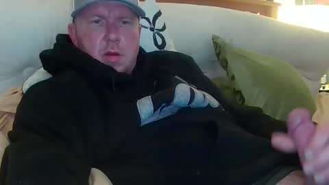 Snapshot of hungsingledad79 chatting on 03-05-26, 07:10 HuingsingleDad79 online show from 03-05-26, 07:10