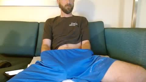Snapshot of hungslim8inch chatting on 06-16-26, 11:51 King Hungslim online show from 06-16-26, 11:51