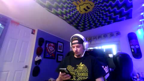 Snapshot of hungtxcock92 chatting on 12-15-25, 02:21 hungtxcock92 online show from 12-15-25, 02:21