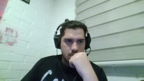 Snapshot of hungweeb chatting on 03-10-26, 02:16 Rod online show from 03-10-26, 02:16