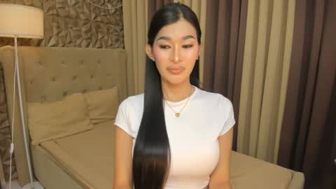 hunkhomerontop online show from 11-20-25, 09:09