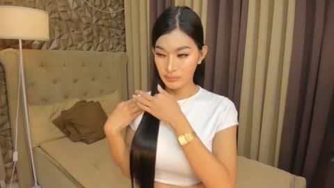 hunkhomerontop online show from 11-24-25, 08:25