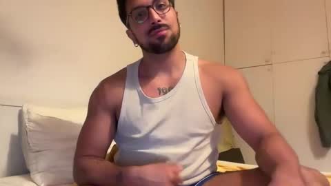 HunkyGuy09 online show from 09-10-25, 07:14
