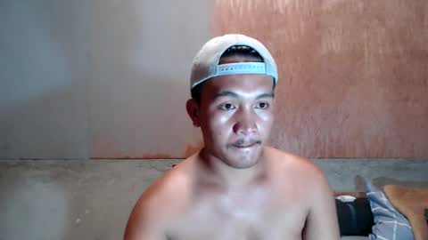 hunkylloyd online show from 12-17-25, 03:23