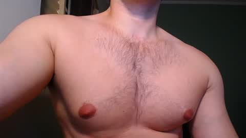 Snapshot of hunkyneighbor chatting on 12-29-24, 05:10 leo online show from 12-29-24, 05:10