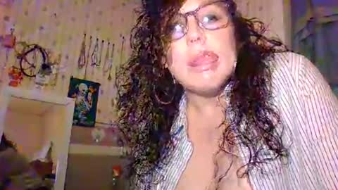 Hunnyshaker online show from 11-26-25, 08:48