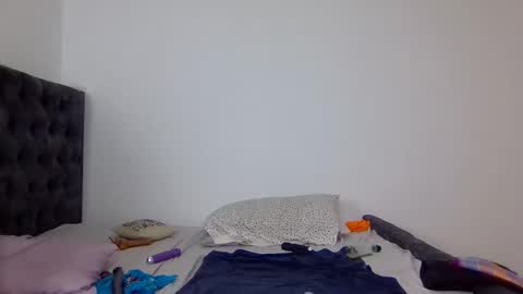 hunny online show from 11-16-25, 04:45