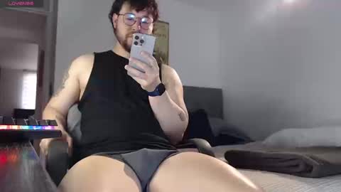 Snapshot of hunter_of_mn chatting on 09-25-25, 01:37 online show from 09-25-25, 01:37