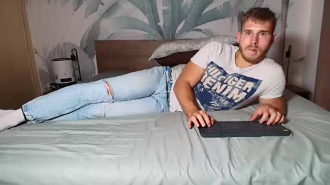 Hunter Bridges online show from 09-22-25, 02:08