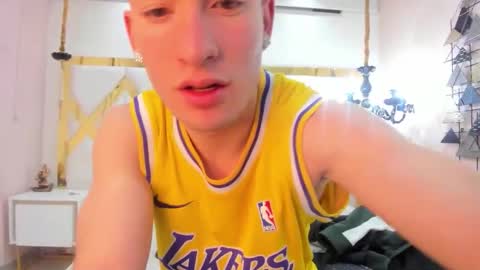 hunterheat_ online show from 11-03-25, 12:28