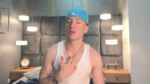 hunterheat_ online show from 11-26-25, 11:44