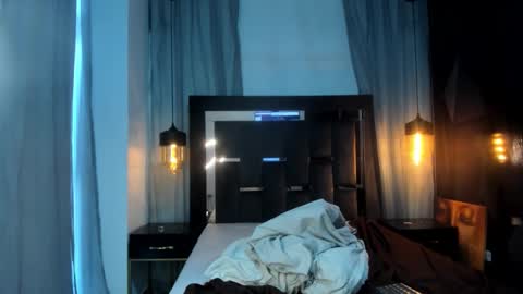 Snapshot of hunterheat_ chatting on 12-18-25, 12:11 hunterheat_ online show from 12-18-25, 12:11