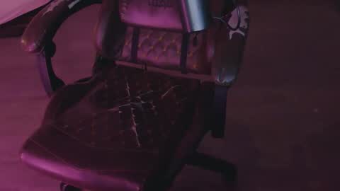 Snapshot of huntersolves chatting on 03-22-26, 02:04 huntersolves online show from 03-22-26, 02:04