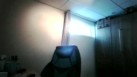 hurley7890 online show from 12-01-25, 05:07