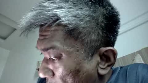 Snapshot of hussinyusof chatting on 11-01-25, 05:31 Husz online show from 11-01-25, 05:31