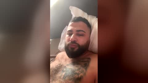 Snapshot of hut6969 chatting on 12-14-25, 11:48 hut6969 online show from 12-14-25, 11:48