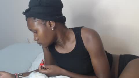 hyacinth_b online show from 07-06-26, 01:30