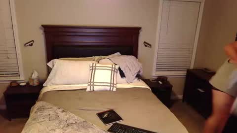 Snapshot of hydro9421 chatting on 12-16-25, 02:38 hydro9421 online show from 12-16-25, 02:38