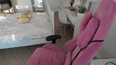 maru online show from 10-20-25, 10:27