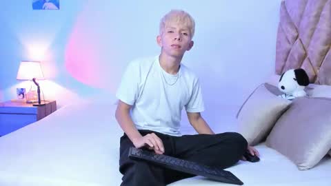 Snapshot of hyunjin_sun chatting on 01-08-26, 10:56 Son Hyunjin online show from 01-08-26, 10:56