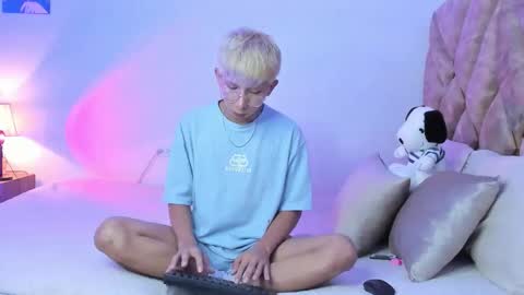 Snapshot of hyunjin_sun chatting on 01-14-26, 03:28 Son Hyunjin online show from 01-14-26, 03:28