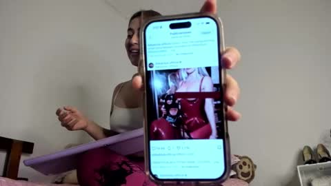 Snapshot of hyunjooo chatting on 03-10-26, 10:04 Hyun Joo online show from 03-10-26, 10:04