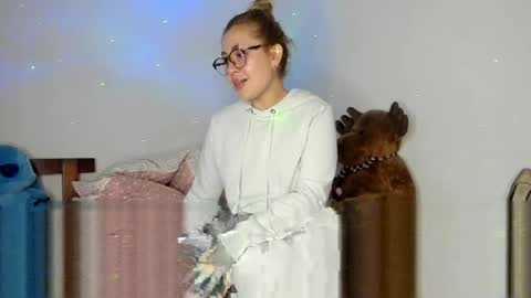 Hyun Joo online show from 04-23-26, 12:12