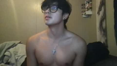 Snapshot of hyunluv chatting on 10-20-25, 06:25 hyunluv online show from 10-20-25, 06:25