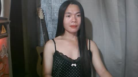 Snapshot of i_am_asian90 chatting on 10-19-25, 02:07 Kim online show from 10-19-25, 02:07