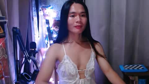 Snapshot of i_am_asian90 chatting on 01-09-26, 04:10 Kim online show from 01-09-26, 04:10