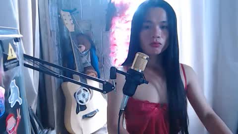 Snapshot of i_am_asian90 chatting on 02-08-26, 07:23 Kim online show from 02-08-26, 07:23