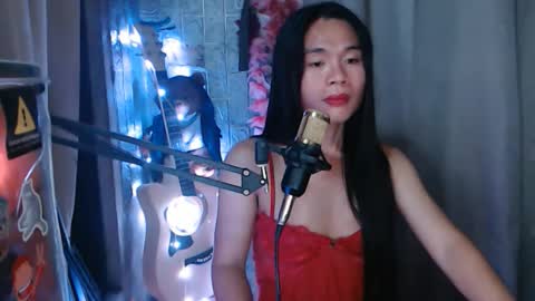 Snapshot of i_am_asian90 chatting on 02-08-26, 07:28 Kim online show from 02-08-26, 07:28