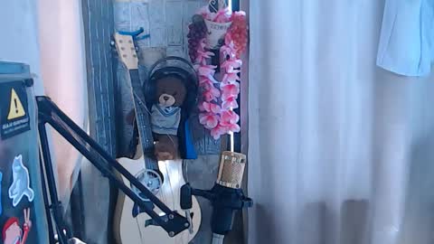 Snapshot of i_am_asian90 chatting on 02-10-26, 12:59 Kim online show from 02-10-26, 12:59