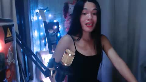 Snapshot of i_am_asian90 chatting on 02-14-26, 05:53 Kim online show from 02-14-26, 05:53