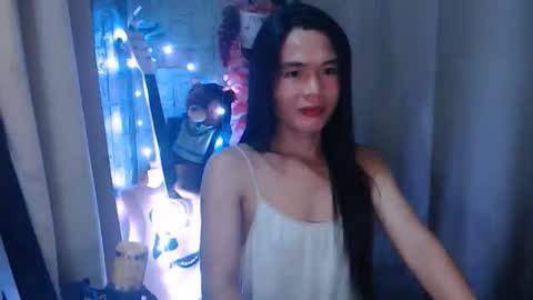 Snapshot of i_am_asian90 chatting on 02-19-26, 06:48 Kim online show from 02-19-26, 06:48