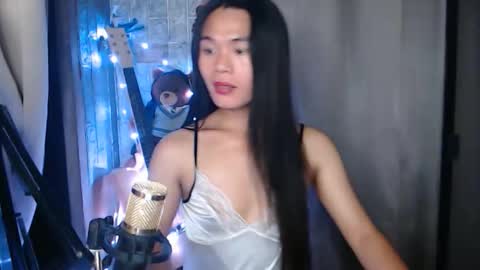 Snapshot of i_am_asian90 chatting on 02-26-26, 10:03 Kim online show from 02-26-26, 10:03