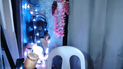 Snapshot of i_am_asian90 chatting on 03-08-26, 01:04 Kim online show from 03-08-26, 01:04