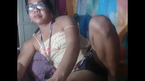Snapshot of i_drain_u_bitch chatting on 01-23-25, 10:22 jamaeca online show from 01-23-25, 10:22