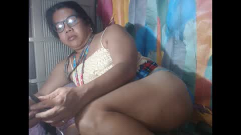 Snapshot of i_drain_u_bitch chatting on 01-23-25, 03:32 jamaeca online show from 01-23-25, 03:32