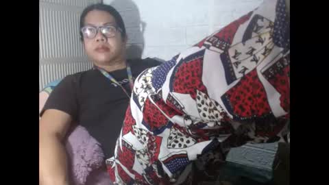 Snapshot of i_drain_u_bitch chatting on 02-06-25, 12:43 jamaeca online show from 02-06-25, 12:43