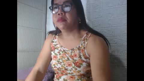 Snapshot of i_drain_u_bitch chatting on 02-21-25, 12:50 jamaeca online show from 02-21-25, 12:50