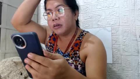 Snapshot of i_drain_u_bitch chatting on 06-24-26, 12:26 jamaeca online show from 06-24-26, 12:26