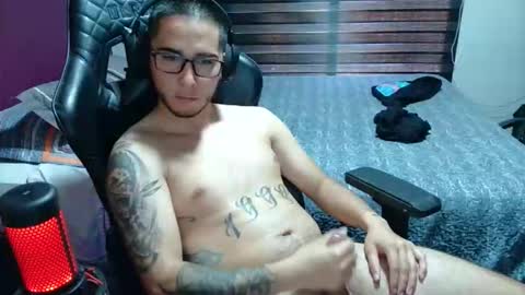 Snapshot of iam_beac chatting on 11-30-25, 06:12 Benja online show from 11-30-25, 06:12