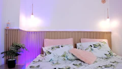   online show from 12-19-24, 04:23