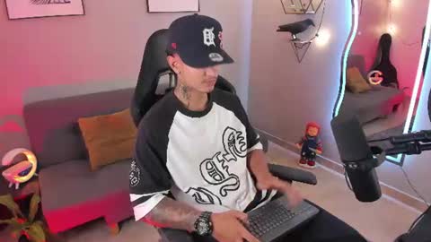 Light online show from 07-17-26, 12:39