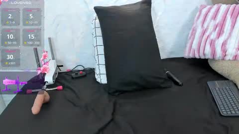 Snapshot of iam_lilo chatting on 02-15-25, 11:03 iam_lilo online show from 02-15-25, 11:03