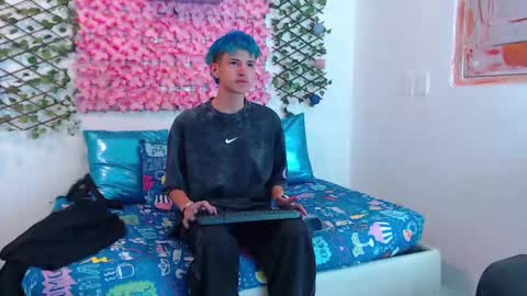 iam_lukas__ online show from 09-09-25, 03:17