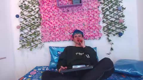 iam_lukas__ online show from 09-15-25, 07:47