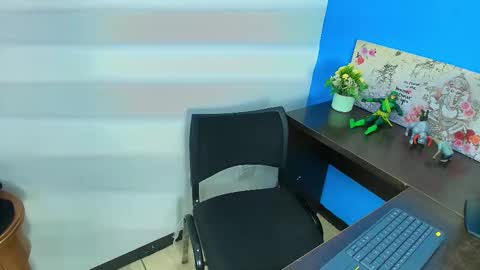 Iam Smith  online show from 03-06-26, 04:20