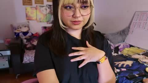 Zoe 3 online show from 04-19-26, 12:22